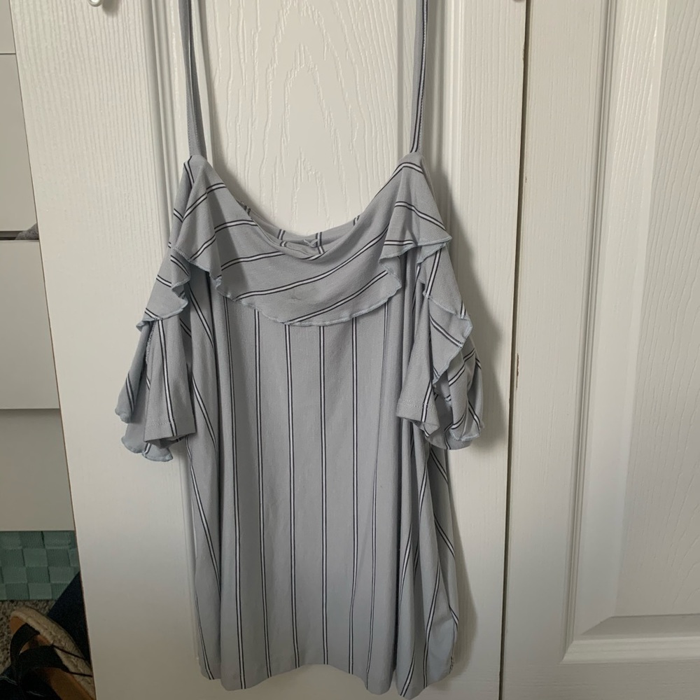 American Eagle off the shoulder top